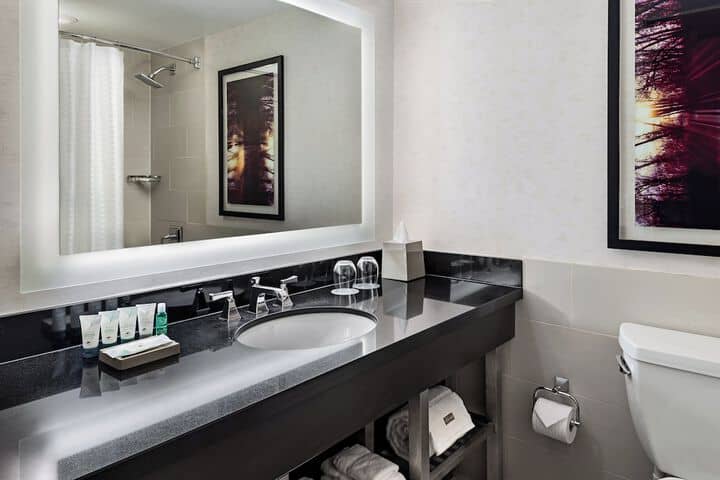 Room 40 of 99