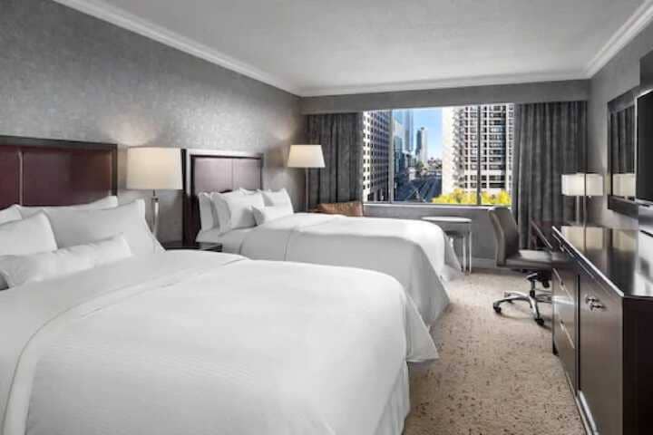 Room 4 of 99